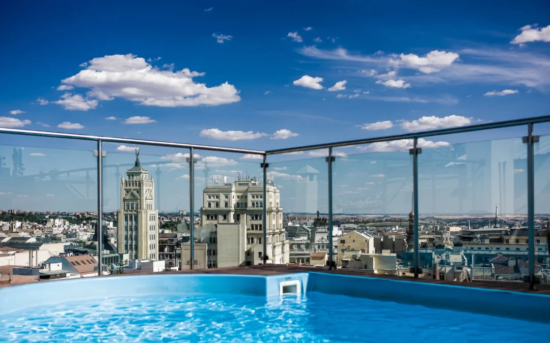 Choosing the Right Glass for Pool Surrounds: Safety, Style, and Durability